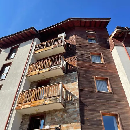 English Apartments *